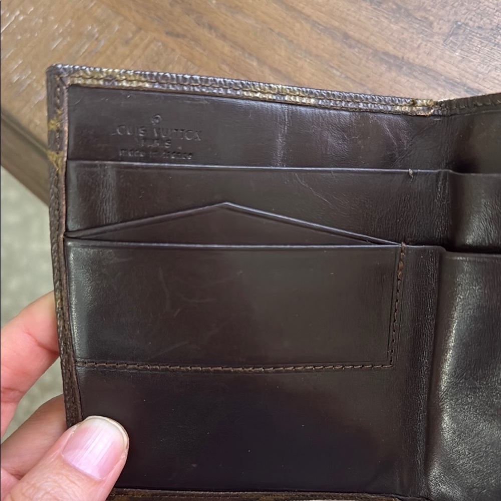 Louis Vuitton Brown Wallet - Picture 5 of 9